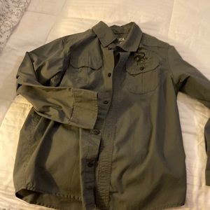 Boys button up grey shirt. Helix brand size M. In good condition.